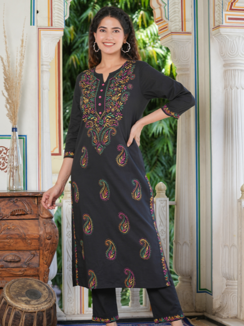 Black Plus Size Cotton Chicken Embroidery Printed Straight Kurta Set (Black)