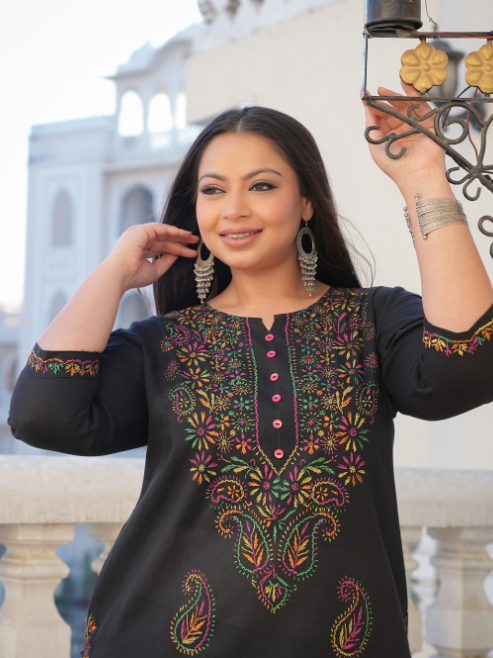 Black Plus Size Cotton Chicken Embroidery Printed Straight Kurta Set (Black)