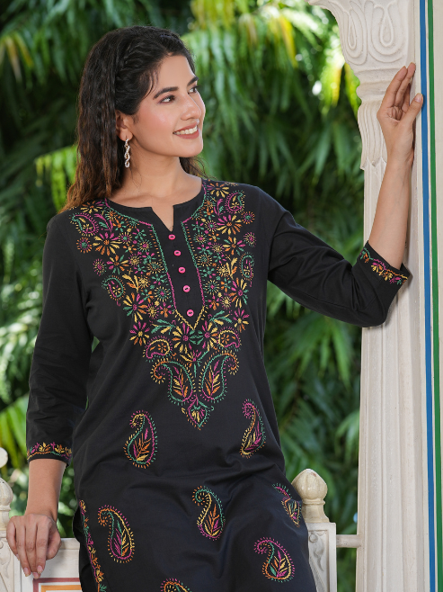 Black Plus Size Cotton Chicken Embroidery Printed Straight Kurta Set (Black)