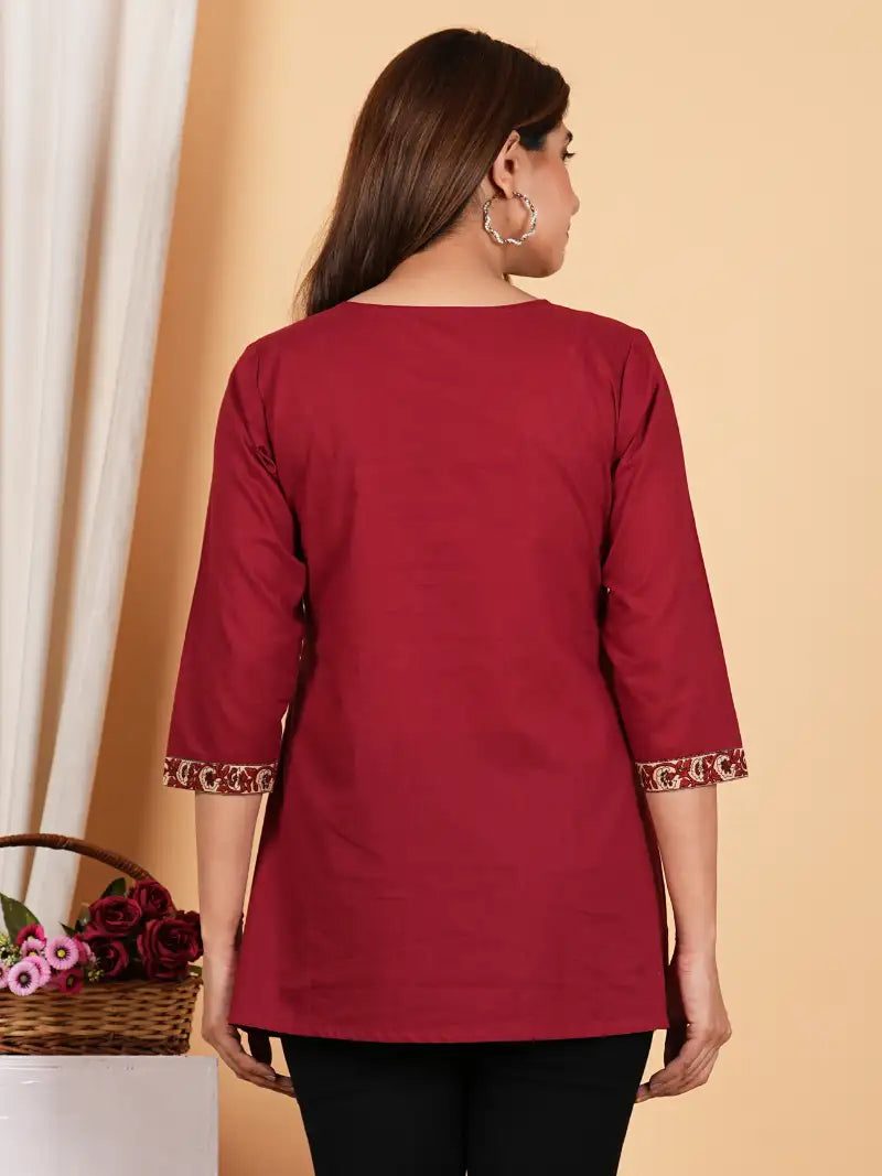 Cotton Waist Lengtth 3/4th Sleeves Knotch neck Regular Fitted Top