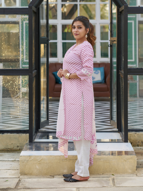 Fashion Plus Store Women’s Chinon Printed Kurta with Floral Embroidery V-Neck, 3/4 Sleeves, Matching Pant & Printed Dupatta (Pink)