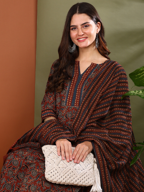 Fashion Plus Store Women's Cotton Floral Print Notch Neck With Gota Detailing 3/4th Sleeve Staright Kurta with Elastic Bottom and Duptta (MAROON)