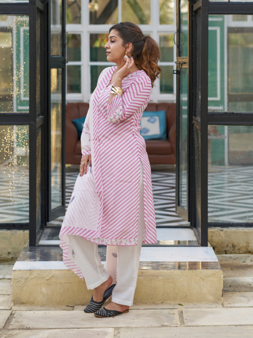 Fashion Plus Store Women’s Chinon Printed Kurta with Floral Embroidery V-Neck, 3/4 Sleeves, Matching Pant & Printed Dupatta (Pink)