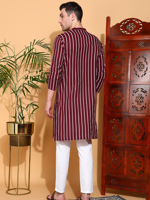 Fashion Plus Store Men's Cotton ZigZag Print Nehru Collar With Solid Fashion Patti Full Sleeve  Kurta  (Maroon)