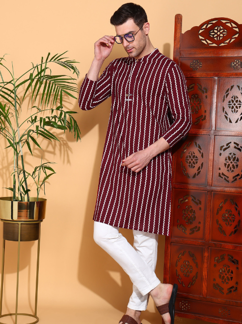 Fashion Plus Store Men's Cotton ZigZag Print Nehru Collar With Solid Fashion Patti Full Sleeve  Kurta  (Maroon)