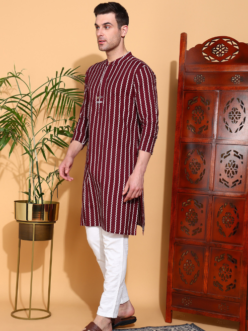 Fashion Plus Store Men's Cotton ZigZag Print Nehru Collar With Solid Fashion Patti Full Sleeve  Kurta  (Maroon)