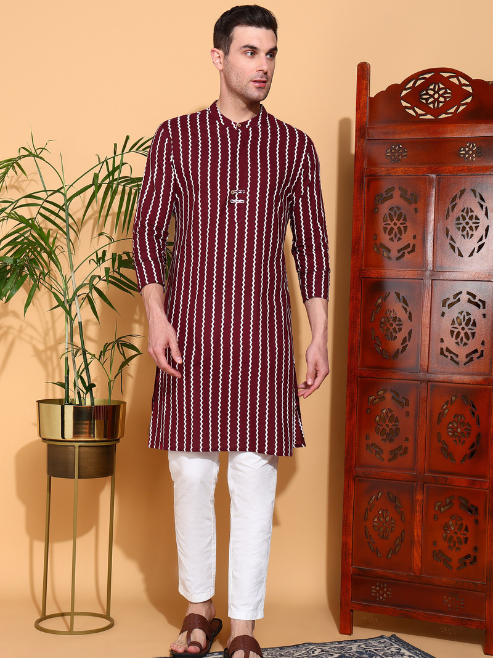 Fashion Plus Store Men's Cotton ZigZag Print Nehru Collar With Solid Fashion Patti Full Sleeve  Kurta  (Maroon)